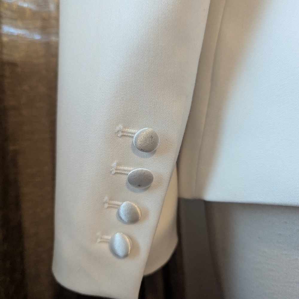 White House Black Market Classic White Blazer, Size 8 - Picture 6 of 8